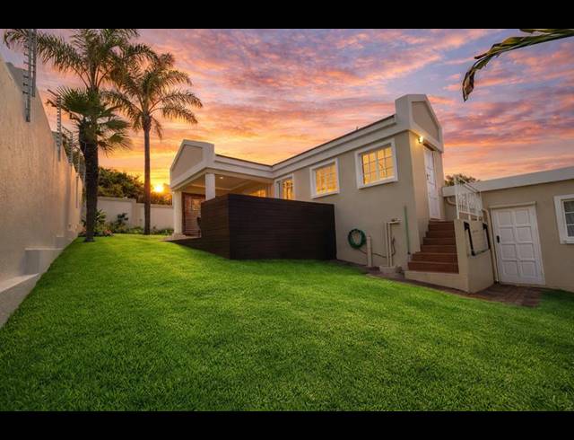 2 BEDROOM SIMPLEX FOR SALE IN WATERKLOOF RIDGE